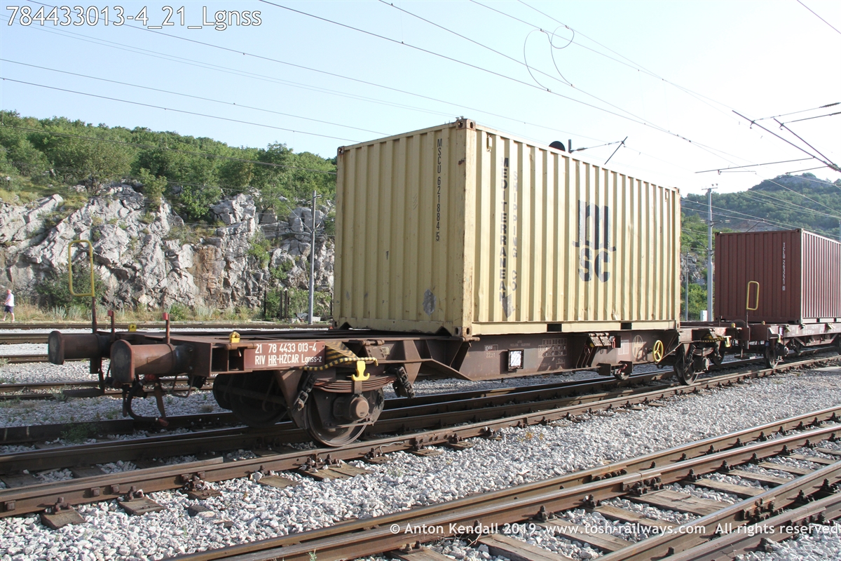 784433013-4_21_Lgnss.JPG